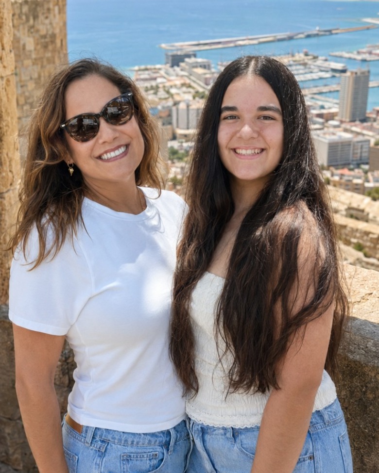 Sophia and Tata, founders of KallariQ